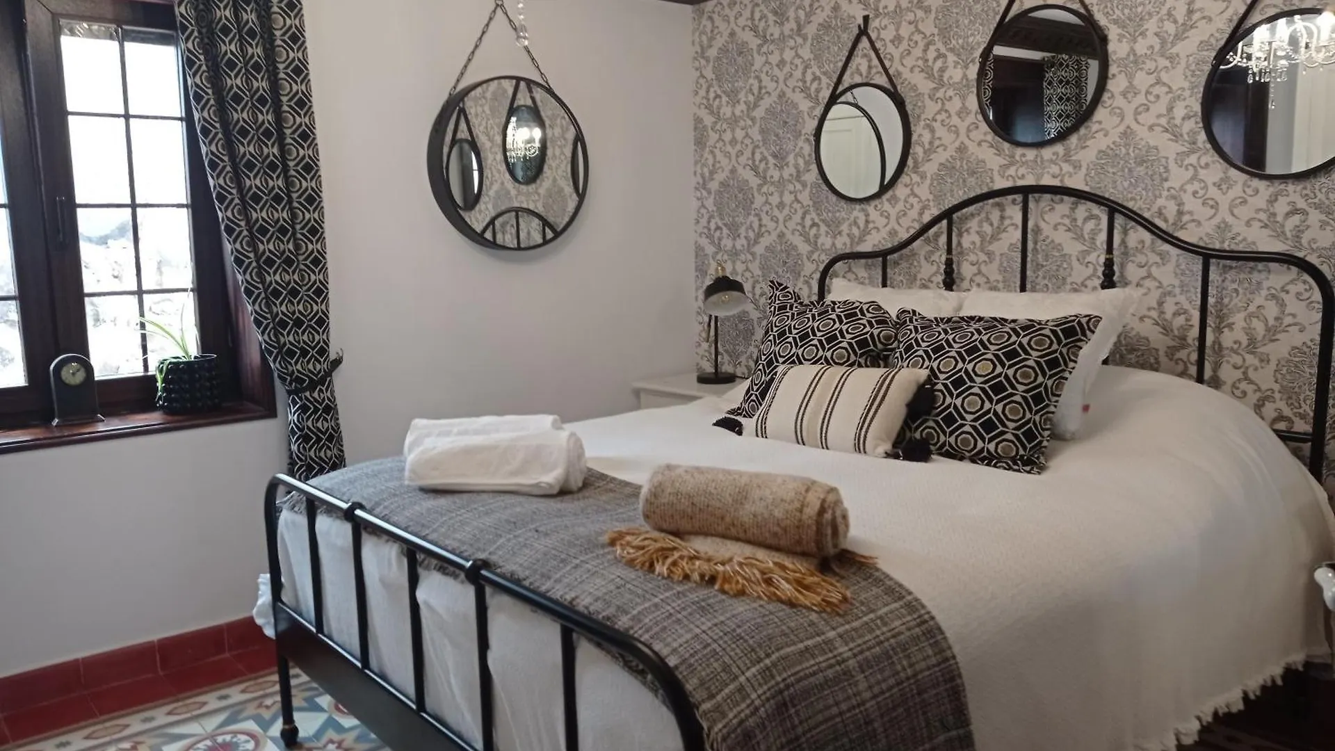 Luxury Colonial Country Villa Moya